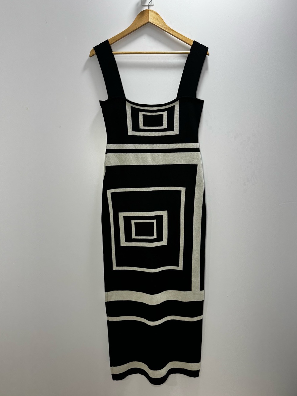 MIKA & GALA Black and White maxi dress size M